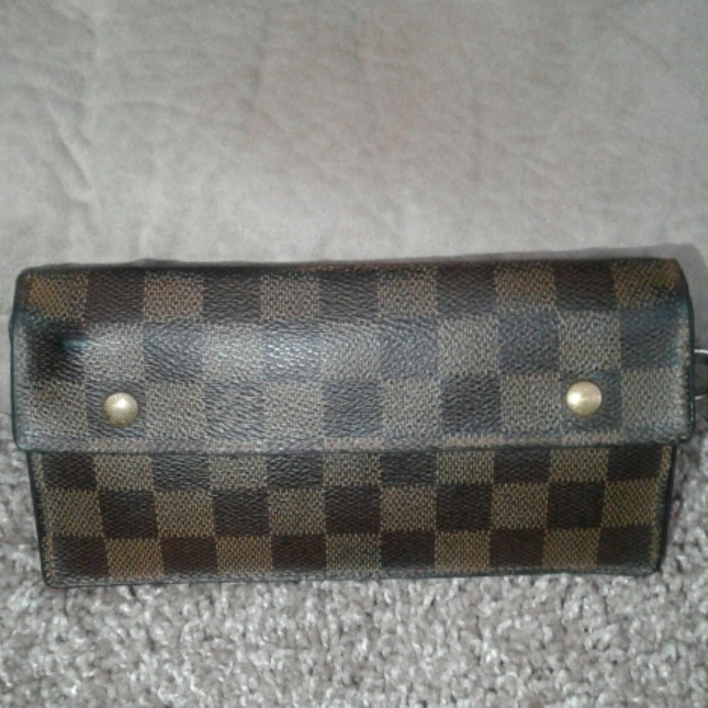 Authentic Louis vuitton wallet